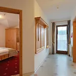 أبارتهوتل اديرفيلد مايرهوفن