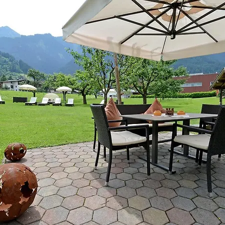 アパートホテル イーデルフェルト アパートホテル マイヤーホーフェン