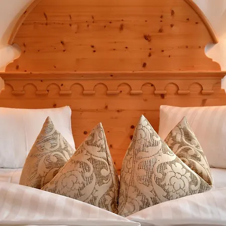 Ederfeld Aparthotel 4*