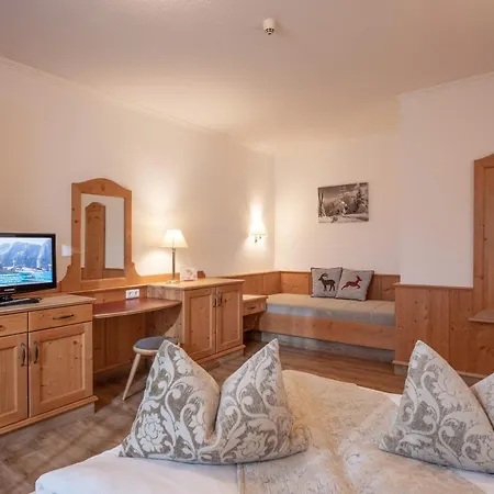 Ξενοδοχείο με διαμερίσματα Ederfeld Mayrhofen