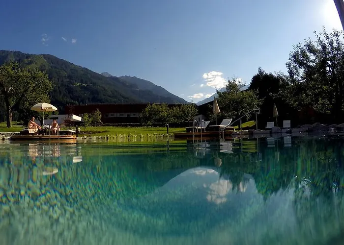 Ederfeld Apartahotel 4*