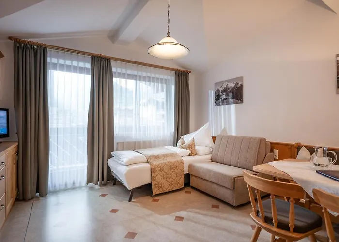 Ederfeld 아파트호텔 4*